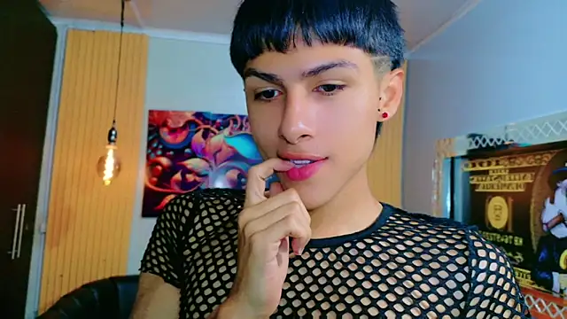 Snapshot of StormLuxX chatting on December 3, 11:52 am StormLuxX online show from December 3, 11:52 am