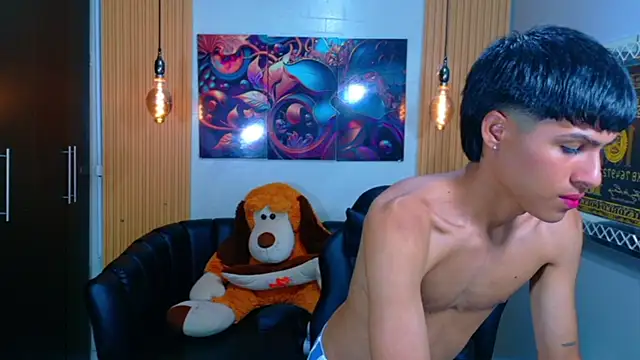 Snapshot of StormLuxX chatting on December 15, 8:24 pm StormLuxX online show from December 15, 8:24 pm