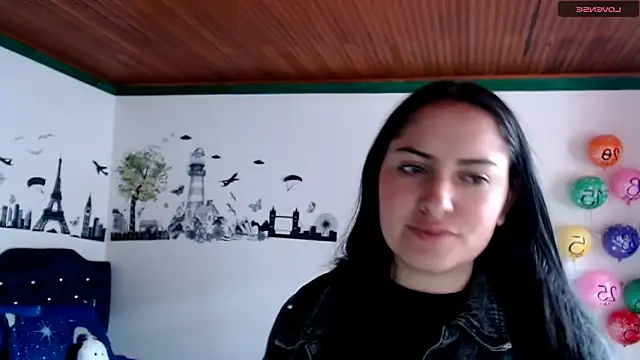 Snapshot of MisNicol chatting on December 18, 5:52 pm MisNicol online show from December 18, 5:52 pm