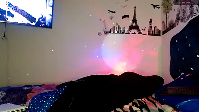 Snapshot of MisNicol chatting on January 7, 11:23 am MisNicol online show from January 7, 11:23 am