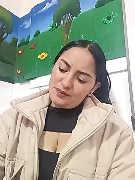 Snapshot of MisNicol chatting on February 5, 2:43 pm MisNicol online show from February 5, 2:43 pm