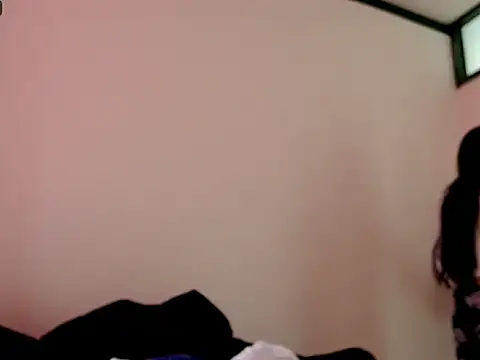 Snapshot of MisNicol chatting on February 23, 1:30 pm MisNicol online show from February 23, 1:30 pm