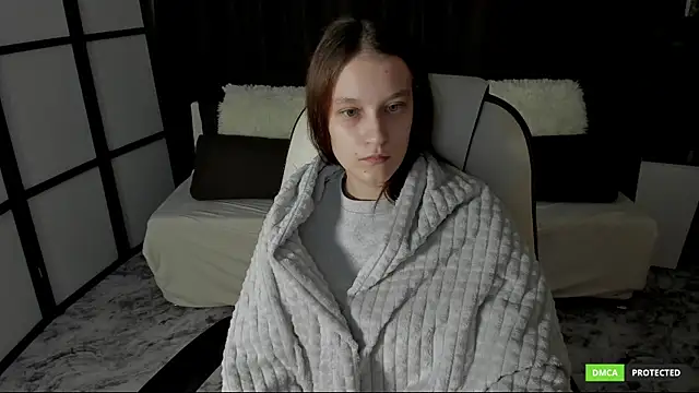 Snapshot of KrisDoeil chatting on December 14, 2:06 am KrisDoeil online show from December 14, 2:06 am