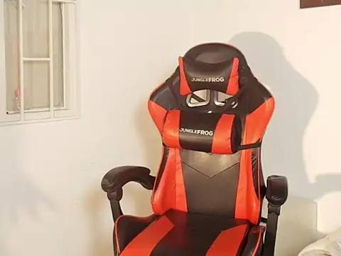 Snapshot of ElenaLauren chatting on December 4, 12:14 pm ElenaLauren online show from December 4, 12:14 pm