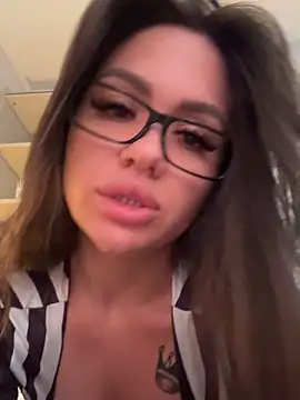 Snapshot of SiennaLuxexx chatting on July 4, 3:51 pm SiennaLuxexx online show from July 4, 3:51 pm