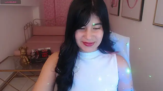 Nina harpper  online show from February 17, 12:45 pm