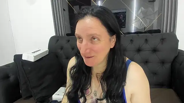 Snapshot of Andre_cloefoxx_ chatting on December 15, 4:39 am Andre cloefoxx online show from December 15, 4:39 am