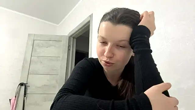 Snapshot of EllieBerrie chatting on December 5, 8:16 pm EllieBerrie online show from December 5, 8:16 pm