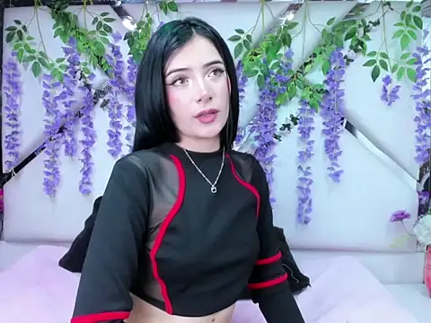 Snapshot of liinzy_rouse69 chatting on December 15, 2:43 pm liinzy rouse69 online show from December 15, 2:43 pm