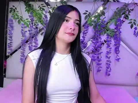 Snapshot of liinzy_rouse69 chatting on December 16, 2:44 pm liinzy rouse69 online show from December 16, 2:44 pm