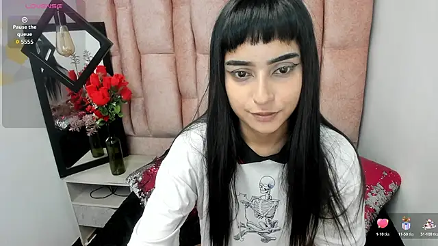 Snapshot of CLEO_ROSS chatting on December 13, 8:36 pm CLEO ROSS online show from December 13, 8:36 pm