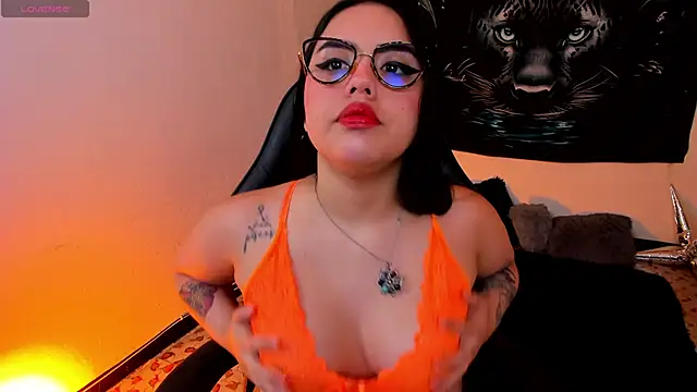 Snapshot of Nicolle_Ruizz chatting on June 14, 10:28 am Nicolle Ruizz online show from June 14, 10:28 am