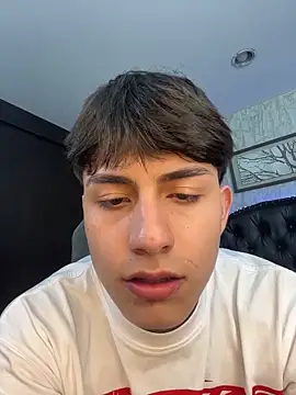 Lander Cruz online show from February 19, 8:27 pm