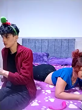 Snapshot of hottie_couplee chatting on December 14, 1:00 am hottie couplee online show from December 14, 1:00 am