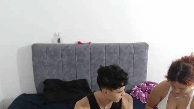 hottie couplee online show from May 29, 10:52 pm