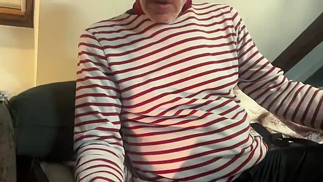 Snapshot of CBT-Sounding chatting on December 13, 8:14 pm CBT-Sounding online show from December 13, 8:14 pm