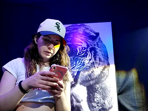 NatyMia online show from December 14, 4:45 pm