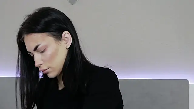 RachaelMils online show from December 22, 3:47 am