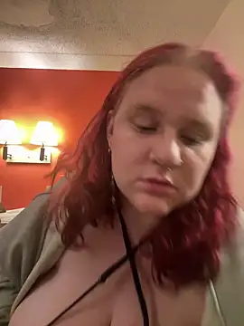 Snapshot of ivylynn420 chatting on December 14, 2:33 pm ivylynn420 online show from December 14, 2:33 pm