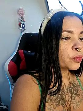 Sophialewuis online show from December 18, 3:45 am