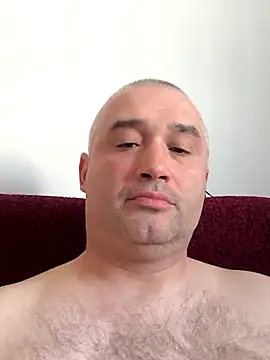 Olomoucak1982 online show from April 28, 1:49 pm