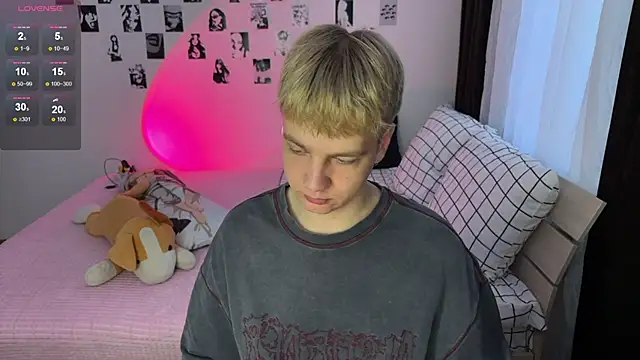 Snapshot of olivertasty2 chatting on December 15, 12:42 pm olivertasty2 online show from December 15, 12:42 pm