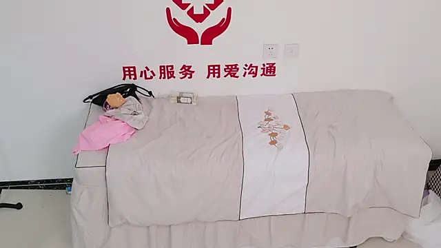 AK47 gril online show from May 6, 2:11 pm