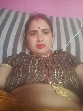 Snapshot of Your-shreya143 chatting on June 15, 11:34 am Your-shreya143 online show from June 15, 11:34 am