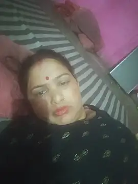 Snapshot of Your-shreya143 chatting on June 20, 11:07 pm Your-shreya143 online show from June 20, 11:07 pm