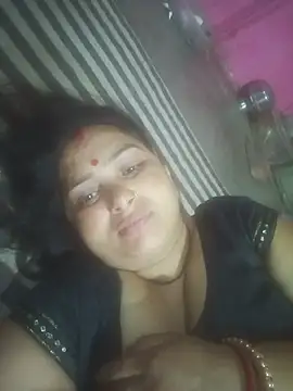 Snapshot of Your-shreya143 chatting on July 2, 8:37 pm Your-shreya143 online show from July 2, 8:37 pm