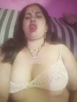 Snapshot of Your-shreya143 chatting on July 22, 9:39 pm Your-shreya143 online show from July 22, 9:39 pm