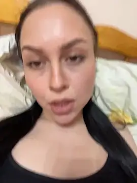 Snapshot of MonicaMercer chatting on April 22, 8:39 am MonicaMercer online show from April 22, 8:39 am