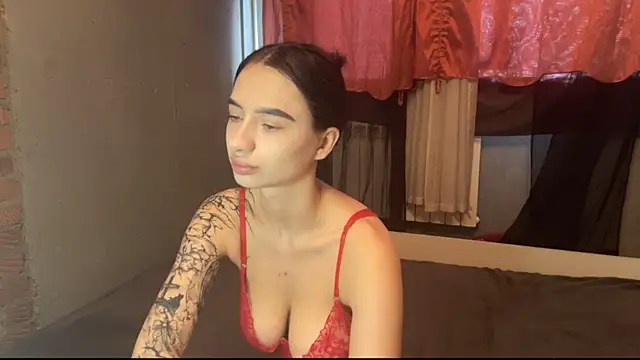 Snapshot of imChatty_Alice chatting on July 30, 5:39 am imChatty Alice online show from July 30, 5:39 am