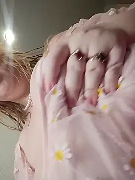 ElonaFox online show from December 20, 12:34 pm