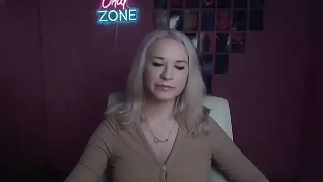 Snapshot of Melodie_Aster chatting on July 6, 5:26 am Melodie Aster online show from July 6, 5:26 am