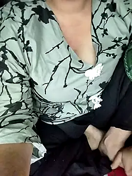 hottyrose69 online show from December 20, 2:07 am