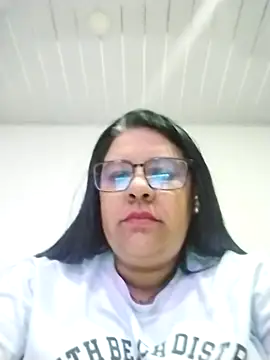 Snapshot of Carameloswing1 chatting on December 16, 1:21 am Carameloswing1 online show from December 16, 1:21 am