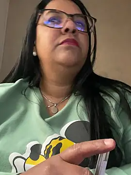 Snapshot of Carameloswing1 chatting on January 8, 1:13 pm Carameloswing1 online show from January 8, 1:13 pm