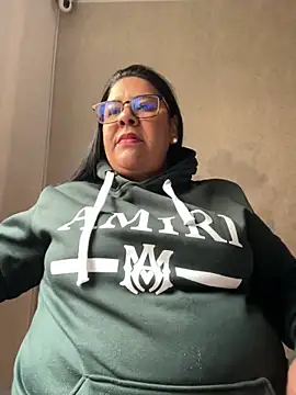 Snapshot of Carameloswing1 chatting on February 9, 4:11 pm Carameloswing1 online show from February 9, 4:11 pm