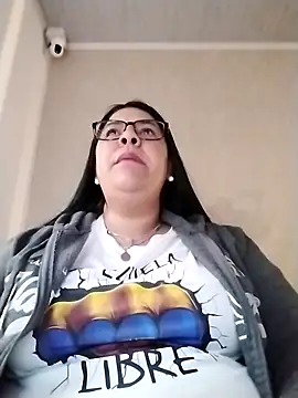 Snapshot of Carameloswing1 chatting on February 14, 12:35 pm Carameloswing1 online show from February 14, 12:35 pm