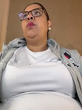 Snapshot of Carameloswing1 chatting on February 22, 11:42 am Carameloswing1 online show from February 22, 11:42 am