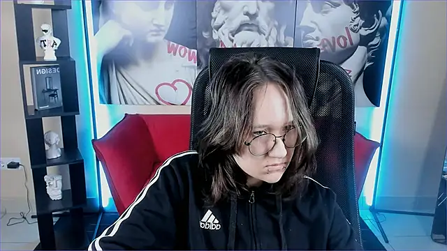 Snapshot of Sylvia_Reed chatting on December 15, 7:01 am Sylvia Reed online show from December 15, 7:01 am