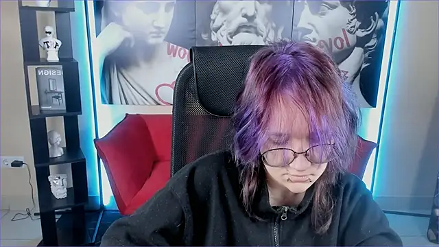 Snapshot of Sylvia_Reed chatting on December 18, 7:03 am Sylvia Reed online show from December 18, 7:03 am