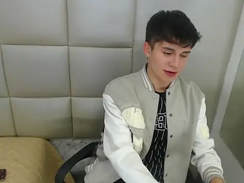 JuanGomm online show from December 16, 3:44 am