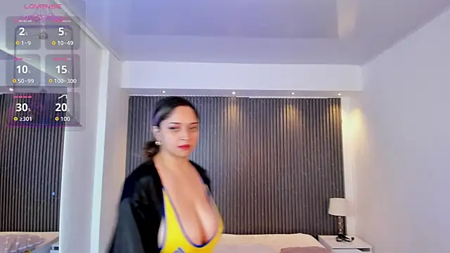 TiffanyHoustton online show from June 27, 11:37 am