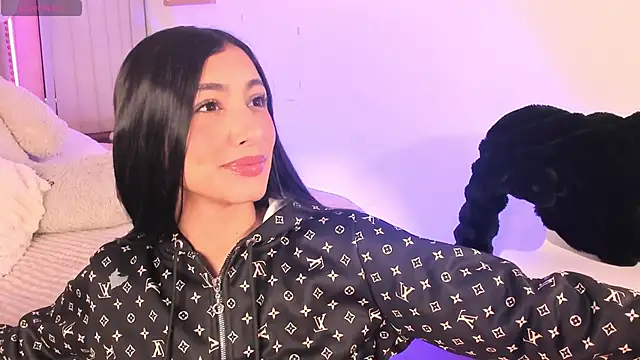 Snapshot of lya__brown chatting on June 4, 11:05 am lya brown online show from June 4, 11:05 am