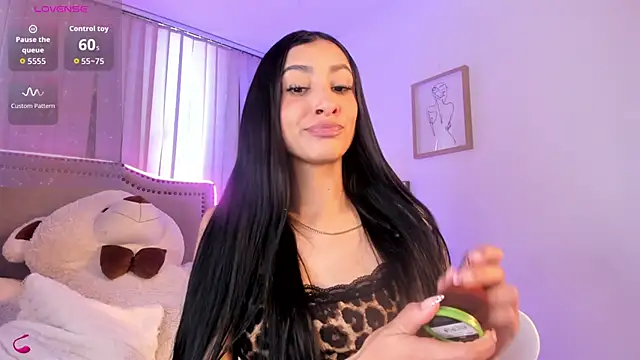 Snapshot of lya__brown chatting on June 27, 1:50 pm lya brown online show from June 27, 1:50 pm