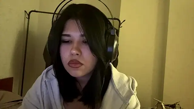 Lolamein online show from December 3, 3:32 pm