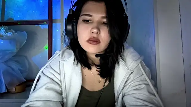 Lolamein online show from December 5, 7:43 pm