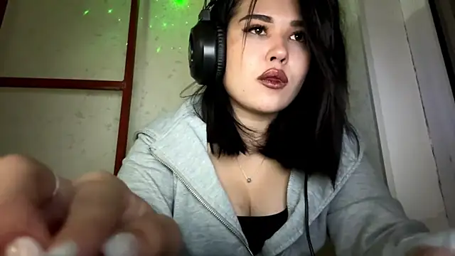 Lolamein online show from December 15, 1:26 pm